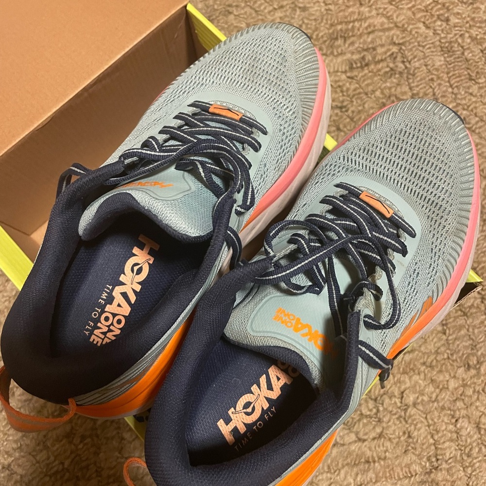 Women’s Hoka One One Bondi 7 size 6.5 wide